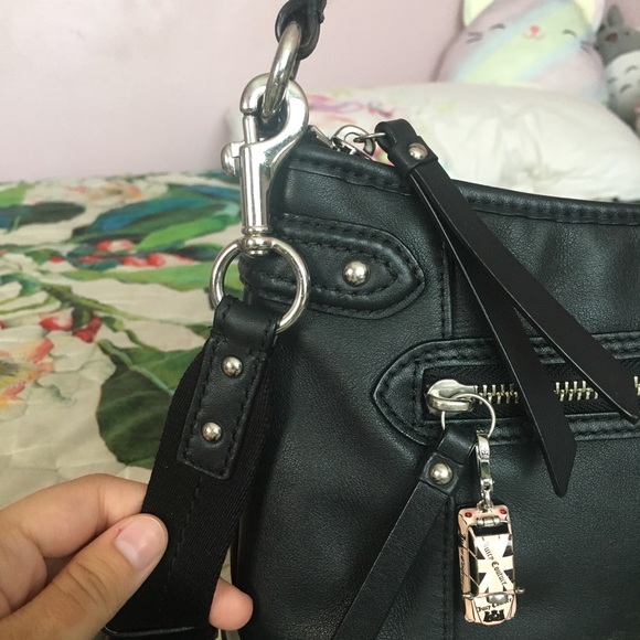 * SOLD * 🖤 Black Coach Purse 🖤 - Picture 2 of 10